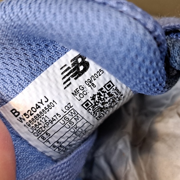 New Balance Fresh Foam 520 v9 Sneaker - Color: Blue / White - Size: Women 8.5 - Picture 9 of 9